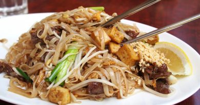 Thai Fried Noodle: Makanan Lezat dengan Sentuhan Pedas dan Asam