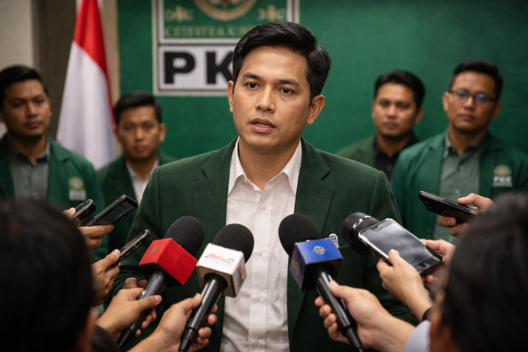 gielbran-pertahankan-sebutan-anak-haram-konstitusi